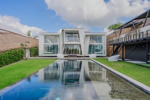 green garden villa in bali